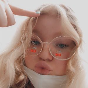 Meet your Posher, Neva